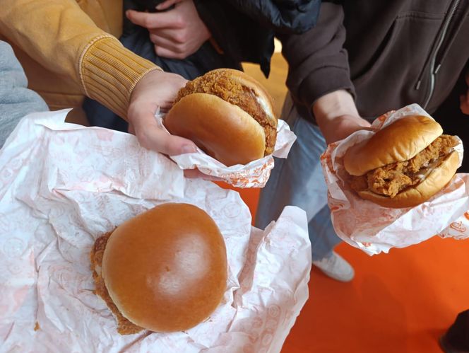 Kolejka czekała od 5 rano. Byliśmy na otwarciu Popeyes w Gdyni 