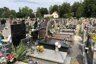 Cmentarz, na którym pochowają Oliwiera