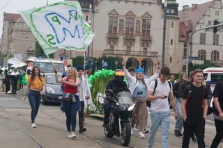 Studenci przejęli Poznań. Zobaczcie jak wyglądał Pochód Juwenaliowy 2024!