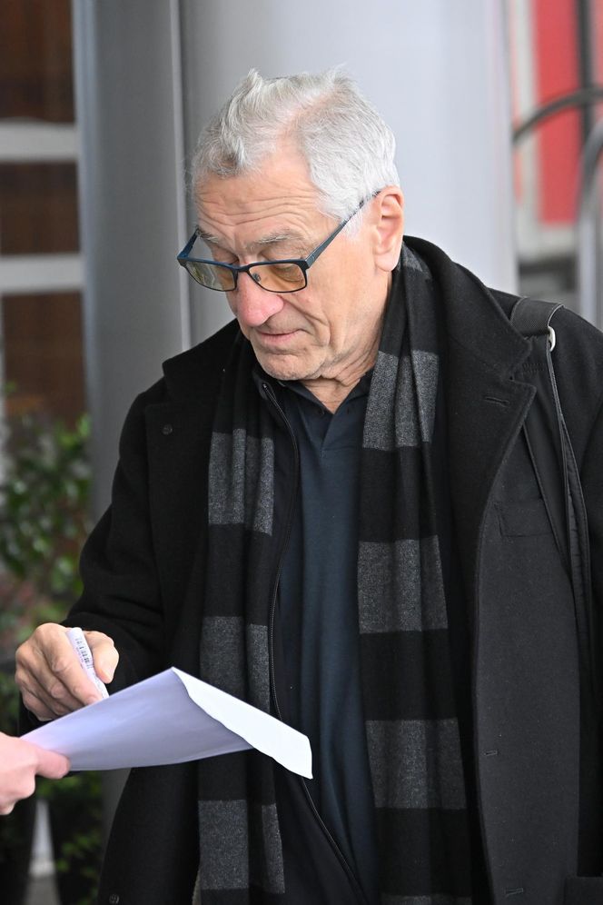 Robert De Niro już w Polsce. Aktor przyłapany na lotnisku w Warszawie
