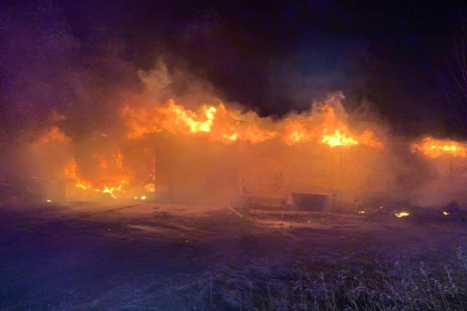 Pożar hali magazynowej w Rudzie Śląskiej
