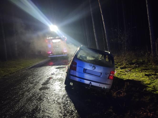 Tragiczny pożar samochodu niedaleko Krzeszyc. Nie żyje jedna osoba