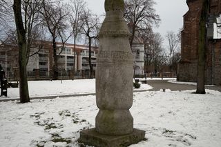 Tak prezentuje się najstarszy znak drogowy w Polsce