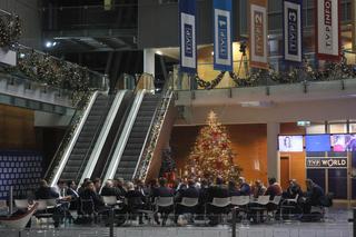 Gwiazdy TVP bronią stacji z politykami PiS