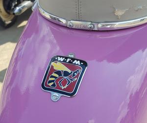 Osy kręciły kółka na stadionie żużlowym w Lesznie. Ogólnopolski zlot skuterów Osa Osieczna-Leszno 