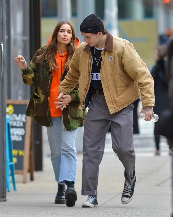 Brooklyn Beckham i Hana Cross