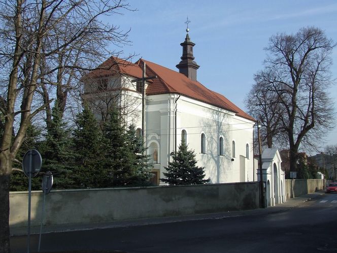 Najbogatsze miasto powiatowe w województwie łódzkim. Zajęła wysokie 18. miejsce w ogólnopolskim rankingu „Wspólnoty”