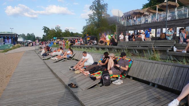 Olsztyn Green Festival 2024. Tłumy na plaży miejskiej. Zobacz zdjęcia z drugiego dnia!