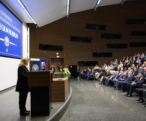 Otwarcie było elementem obchodów 105. rocznicy inauguracji pierwszego roku akademickiego Wszechnicy Piastowskiej, późniejszego Uniwersytetu Poznańskiego.