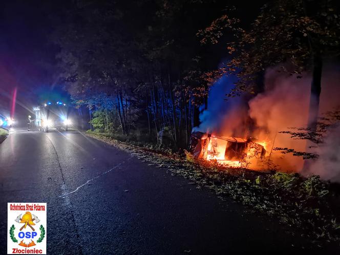 Pożar samochodu na trasie Złocieniec - Siecino.