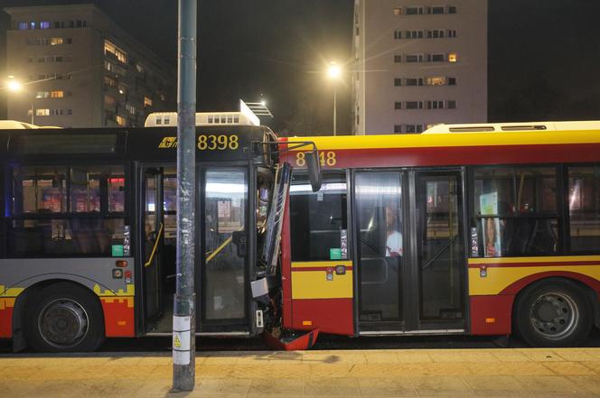 Zderzenie dwóch autobusów miejskich w Warszawie