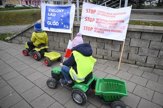 W całym kraju protesty ostrzegawcze rolników. Największy w Elblągu [ZDJĘCIA]