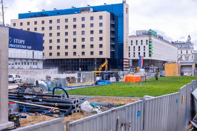 Parking podziemny pod placem Powstańców Warszawy w budowie