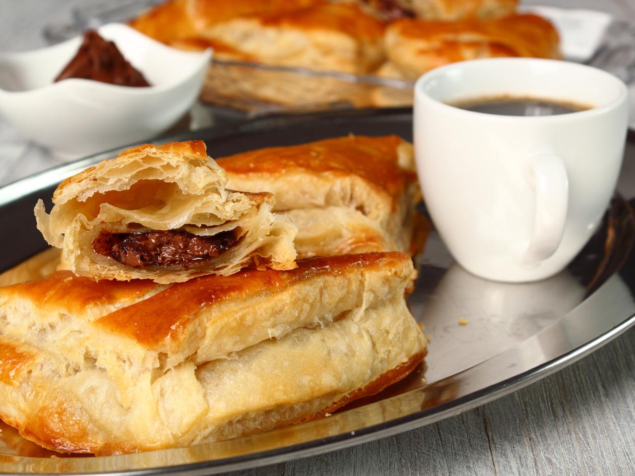 Rożki z ciasta francuskiego z nutellą - ciastka gotowe w 15 minut! 