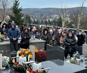 Pogrzeb matki i córki, które zginęły na drodze