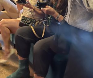 Agnieszka Perepeczko je, pije i tańcuje w środku nocy