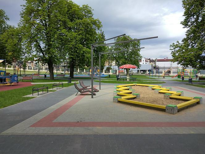 Plac zabaw w Parku Strzeleckim w Tarnowie
