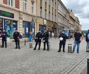 Policja rozgoniła pikietę Ruchu Obrony Granic
