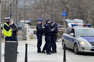 Staranował hulajnogę, uciekł i wrócił. Wypadek w samym centrum Warszawy 