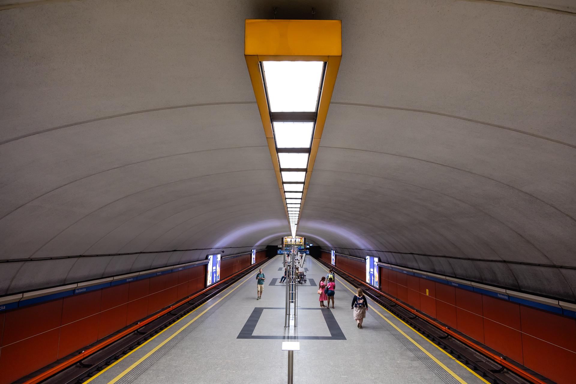 Stacja metra Racławicka