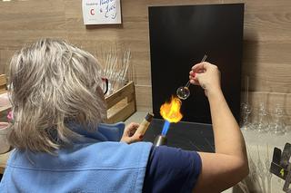 Ozdoby choinkowe - zobacz, jak powstają bombki w czeskiej manufakturze Koulier