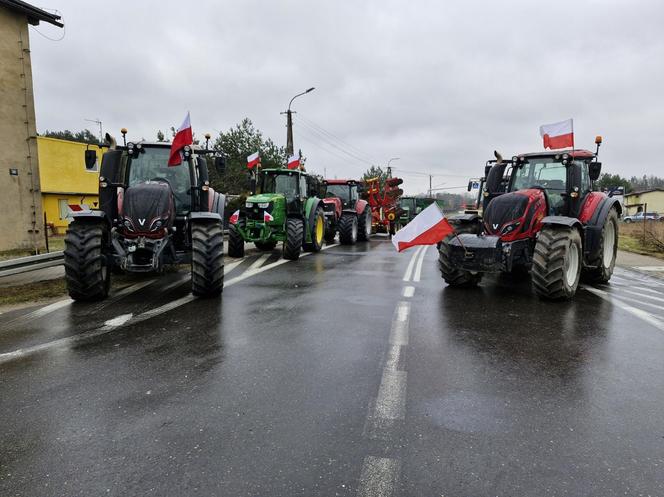 Rolnicy nie przepuścili chorego na serce dziennikarza przez blokadę