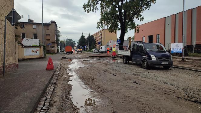 Postępy prac na ulicy Dąbrowskiego w Lesznie