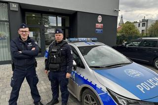 Policjanci uratowali ludzi z płonącego domu. Następnie zatrzymali podpalacza