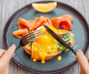 Po takim śniadaniu nie odczujesz głodu przez kilka godzin. To zasługa jednego składnika 