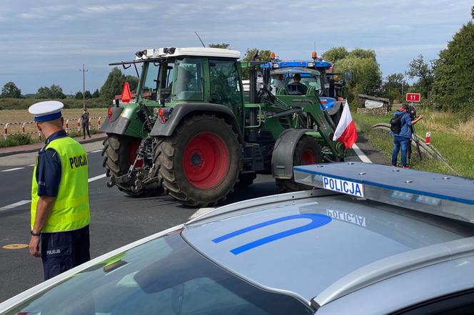 Rolnicy blokują DK11