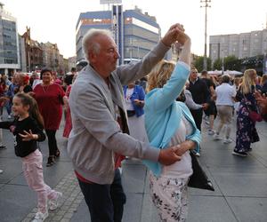 Potańcówka w centrum Katowic. Wyspiański znów porwał tłumy do szalonej zabawy