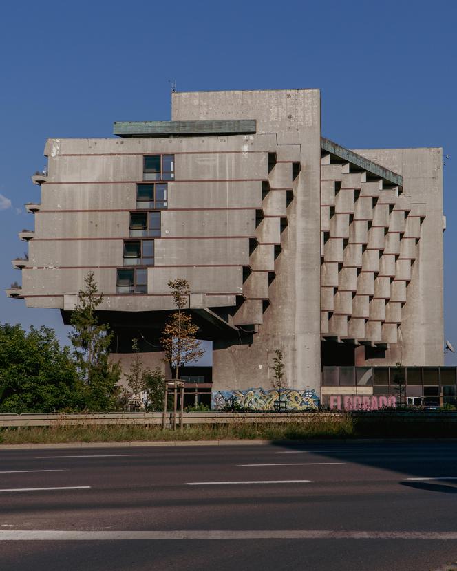 Hotel Forum w Krakowie - zdjęcia. Co czeka słynny brutalistyczny hotel?