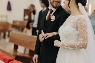 Ksiądz ożenił się z zakonnicą! Poznali się podczas modlitwy