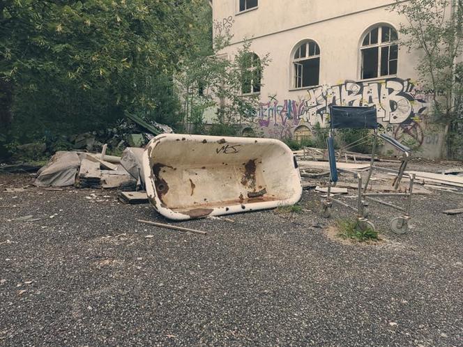 	Bydgoszczanie zwiedzją opuszczone domy. W Niemczech byli w starej fabryce czekolady i zapomnianym sanatorium