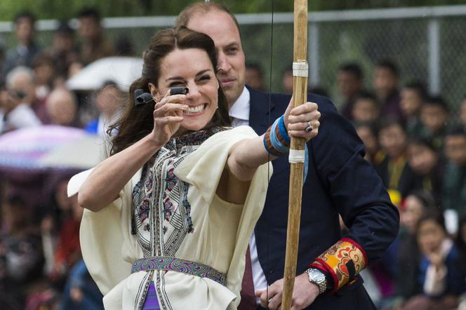 Kate Middleton strzela z łuku