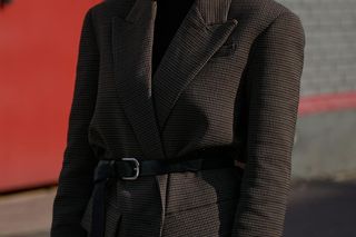 Najmodniejsze okrycie na wiosnę to nie tylko trencz. Poznaj jego zamienniki 