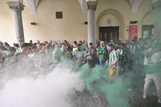 Awantura kibiców przed meczem Chelsea - Betis