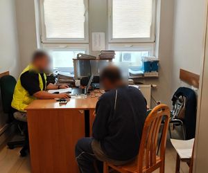 Myślał, że dotarł do Paryża, a trafił do policyjnej celi. Afgańczyk szedł ekspresówką w okolicy Wieruszowa
