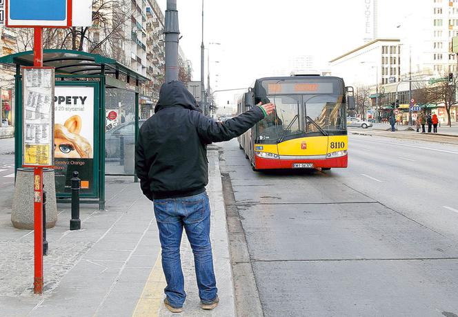 Autobusy omijają przystanki