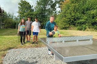 Plenerowy stół do ping ponga już jest na Kabatach