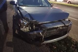 Zderzenie dwóch osobówek na os. Leśnym w Bydgoszczy [ZDJĘCIA]