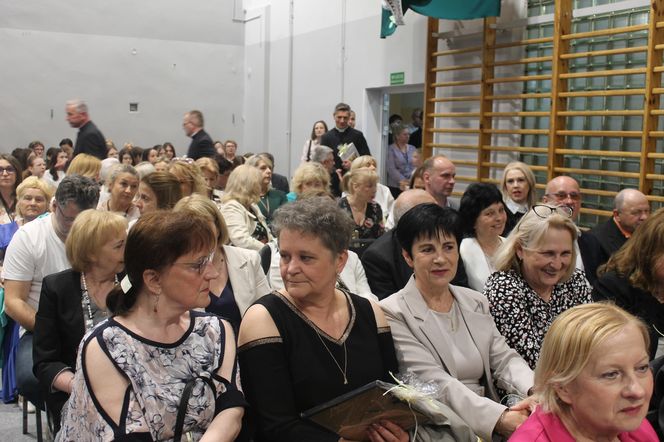 Jubileusz 40-lecia połączony był ze świętem szkoły, ponieważ obchodzi ona również 28. rocznicę nadania imienia.