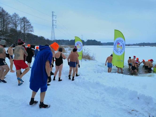 Rozkuli lód i weszli do wody. Tak wyglądało morsownaie w woj. lubelskim!