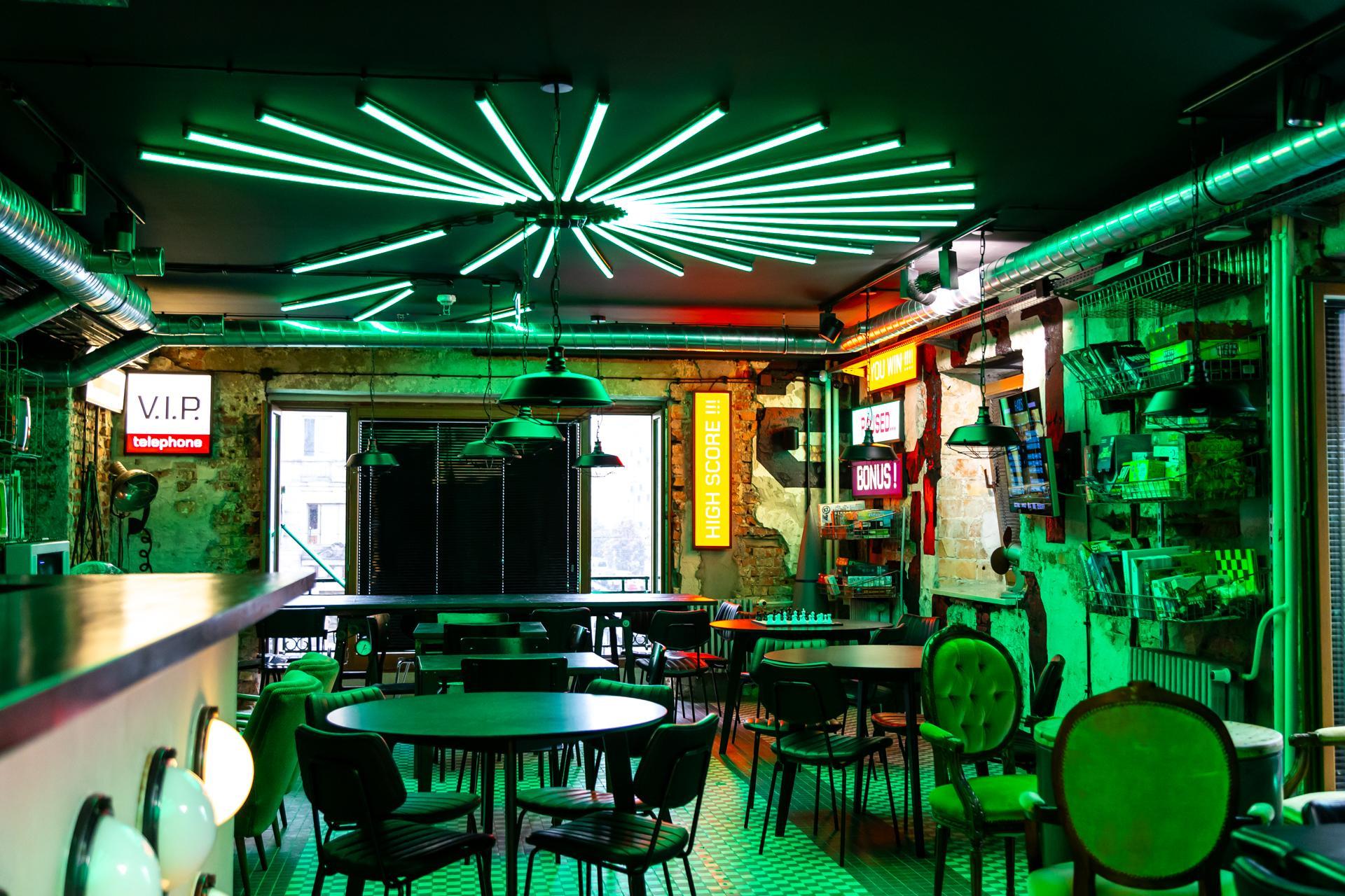 Pub H.4.0.S. Warszawa – oświetlenie