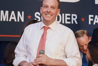 Hochul góruje w sondażach