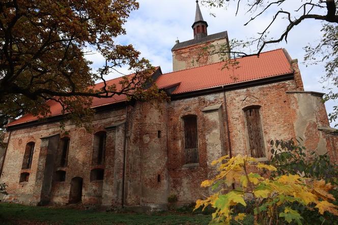 Zabytkowy kościół w Biskupcu ma nowy dach [ZDJĘCIA]