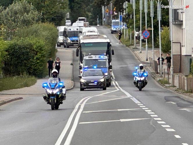 Policja zabezpiecza mecz GKS Katowice - Radomiak Radom