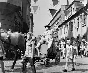 Pochód gwarkowski w latach 60. i 70.  Ale stroje! 