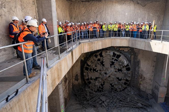 Koniec drążenia tuneli metra M2! Tarcza Krystyna dotarła na Bemowo