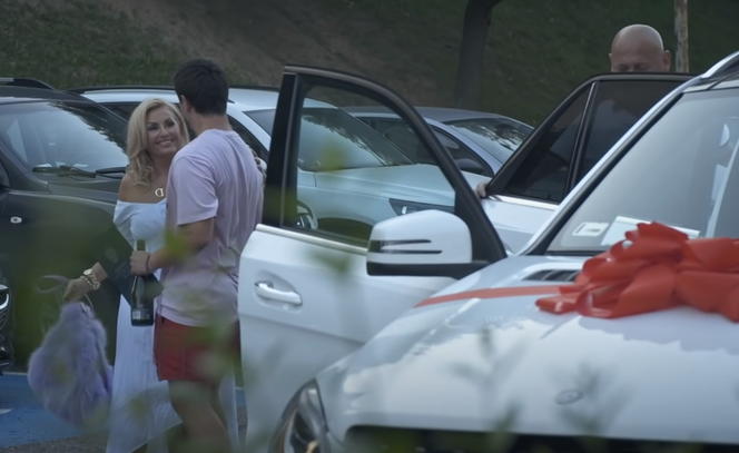 Conan dostał od Dagmary ogromnego SUV-a